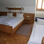 科罗茨胡博餐厅酒店 2* 诺伊堡艾姆因
