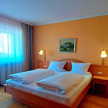 Hotel-restaurant Kreuzhuber Hotel 2*